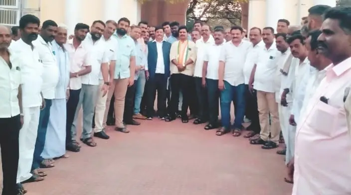 ಮಾಜಿ ಶಾಸಕ ಆರ್ ನರೇಂದ್ರರಿಗೆ ಸೂಕ್ತ ಸ್ಥಾನಮಾನ ನೀಡಲು ಕ್ಷೇತ್ರದ ಮುಖಂಡರು ವರಿಷ್ಠರಿಗೆ ಮನವಿ .