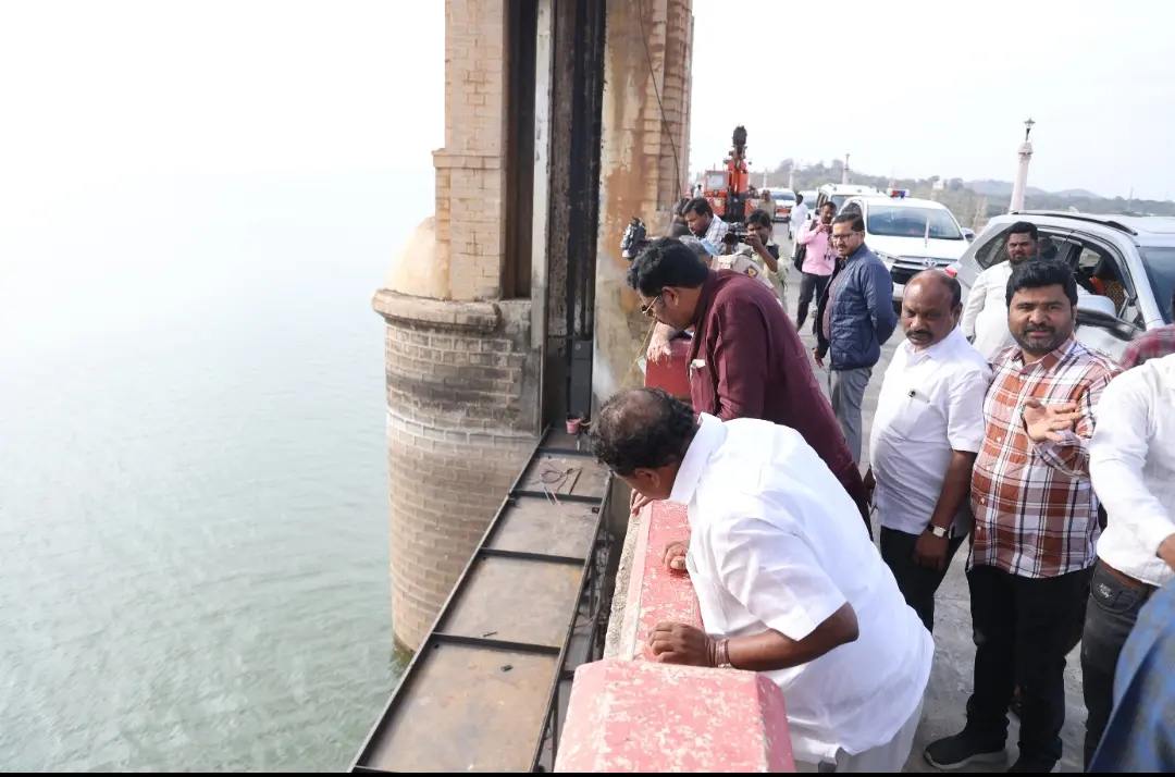 ತುಂಗಭದ್ರಾ ಡ್ಯಾಂಗೆ ಜಿಲ್ಲಾ ಉಸ್ತುವಾರಿ ಸಚಿವರ ಭೇಟಿ: ನೂತನ ಕ್ರಸ್ಟ್ ಗೇಟ್ ಅಳವಡಿಕೆ ಕಾರ್ಯ ಸಚಿವ ಶಿವರಾಜ ಎಸ್. ತಂಗಡಗಿ ಯವರಿಂದ ಪರಿಶೀಲನೆ